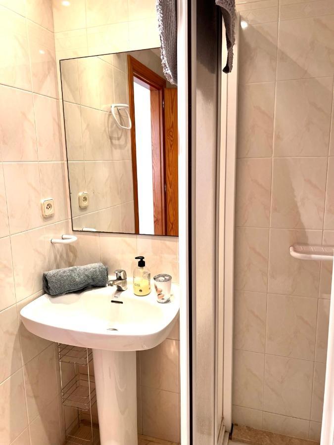 Front Line Apartment, Close To Everything..